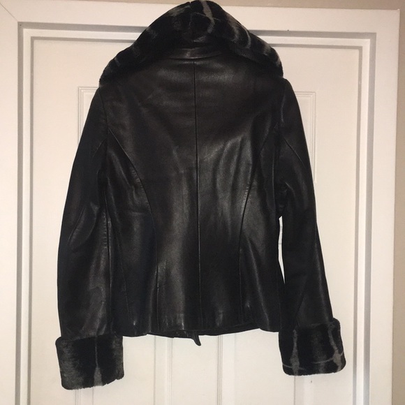 A Daniel Black leather crop jacket with faux fur - Picture 5 of 6